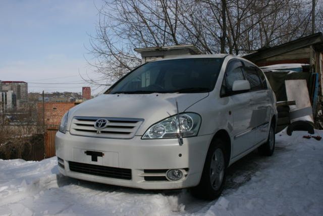 2001 Toyota Ipsum