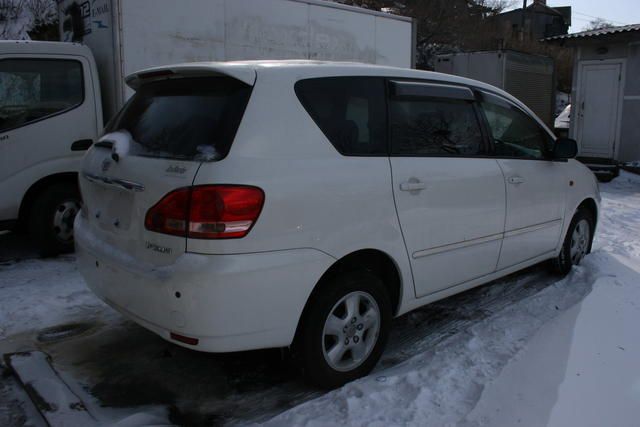 2001 Toyota Ipsum