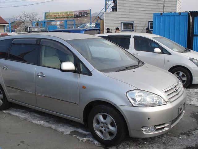 2001 Toyota Ipsum