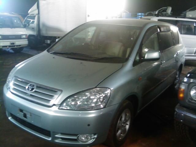 2001 Toyota Ipsum