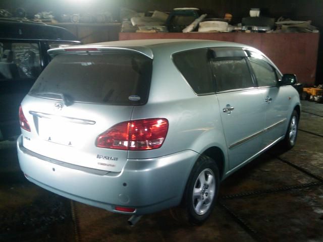 2001 Toyota Ipsum