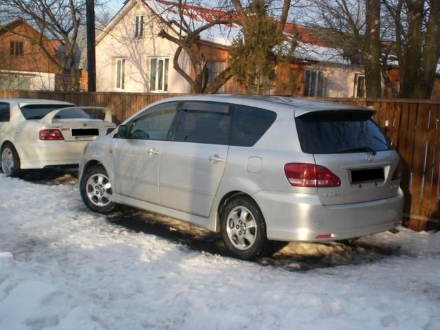 2001 Toyota Ipsum