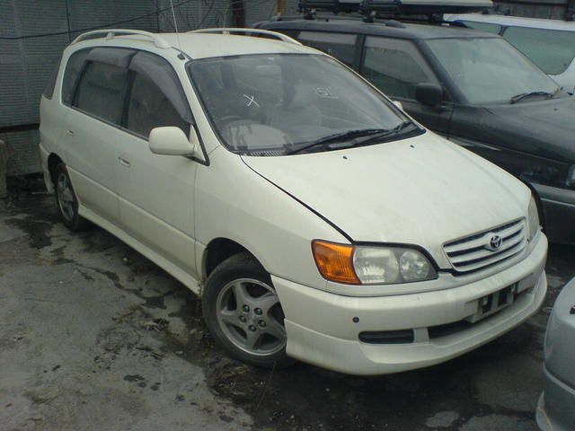 2001 Toyota Ipsum