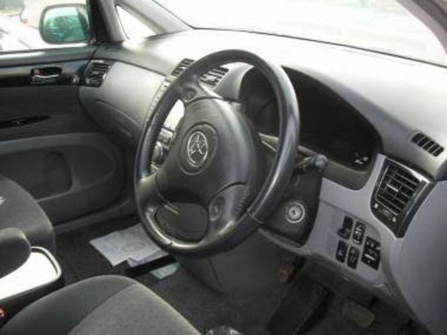 2001 Toyota Ipsum