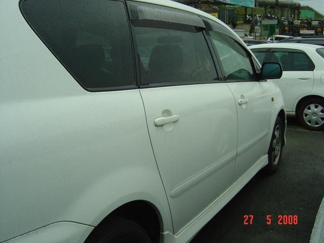 2001 Toyota Ipsum