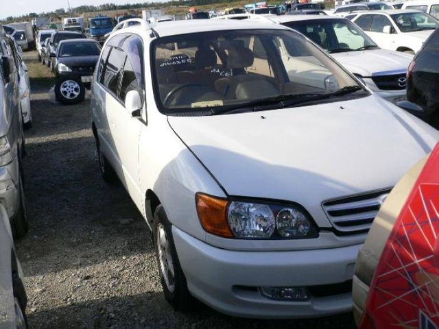 2001 Toyota Ipsum
