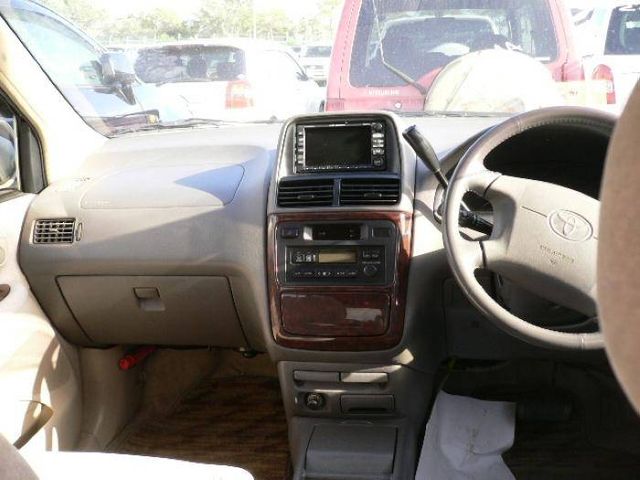 2001 Toyota Ipsum