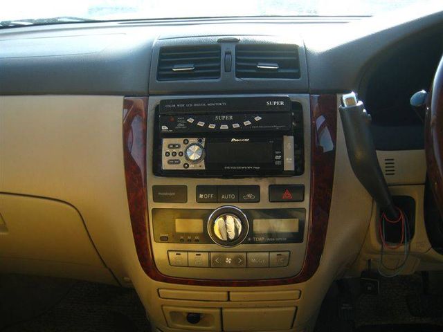 2001 Toyota Ipsum