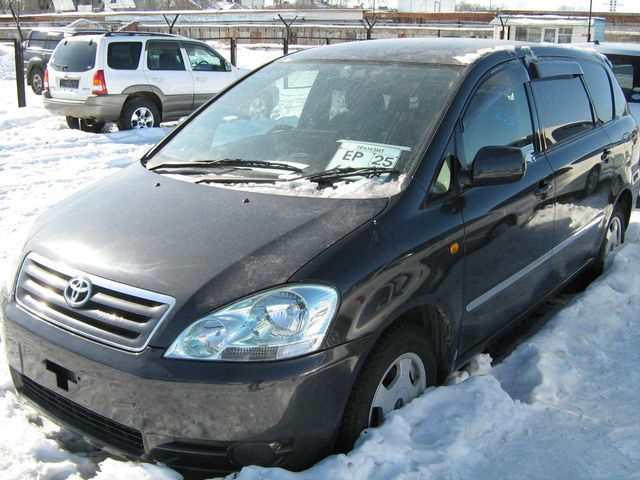 2001 Toyota Ipsum