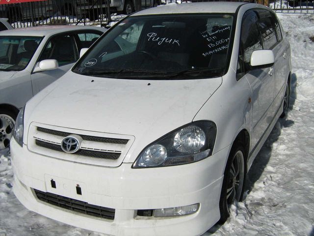 2001 Toyota Ipsum