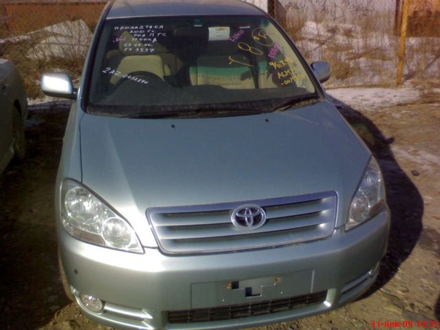 2001 Toyota Ipsum