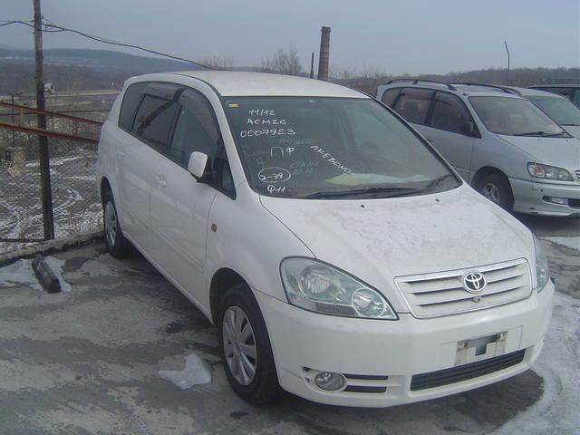 2001 Toyota Ipsum