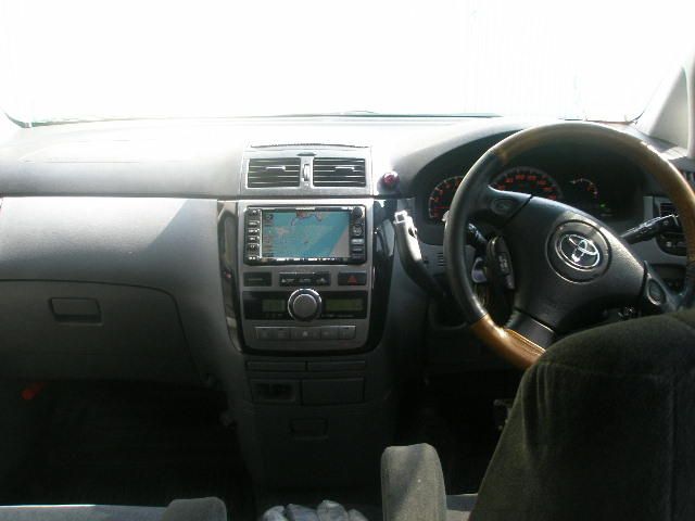 2001 Toyota Ipsum