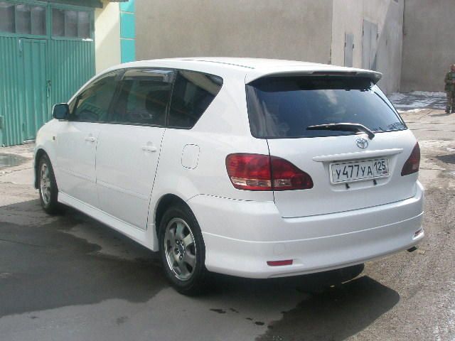 2001 Toyota Ipsum