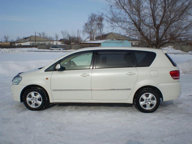 2001 Toyota Ipsum