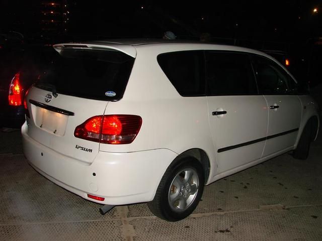 2001 Toyota Ipsum