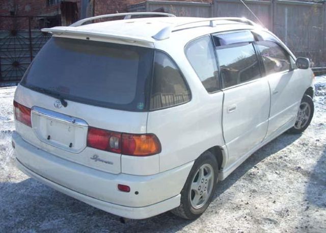 2001 Toyota Ipsum