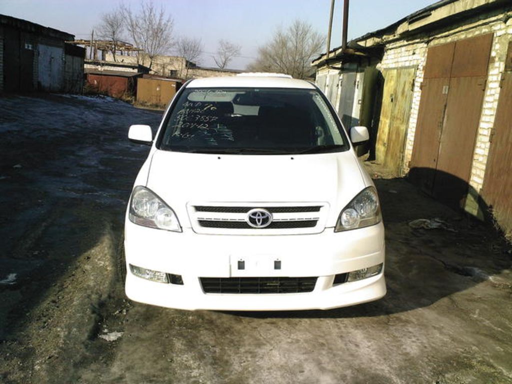 2001 Toyota Ipsum