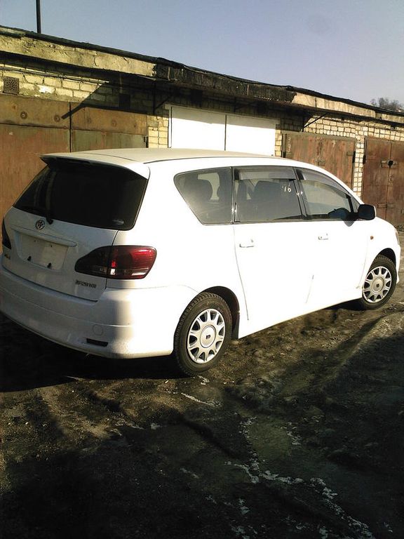 2001 Toyota Ipsum