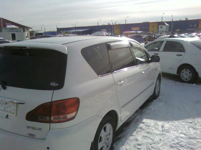 2001 Toyota Ipsum