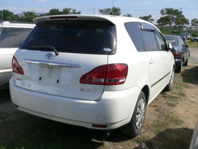 2001 Toyota Ipsum