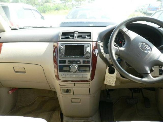 2001 Toyota Ipsum