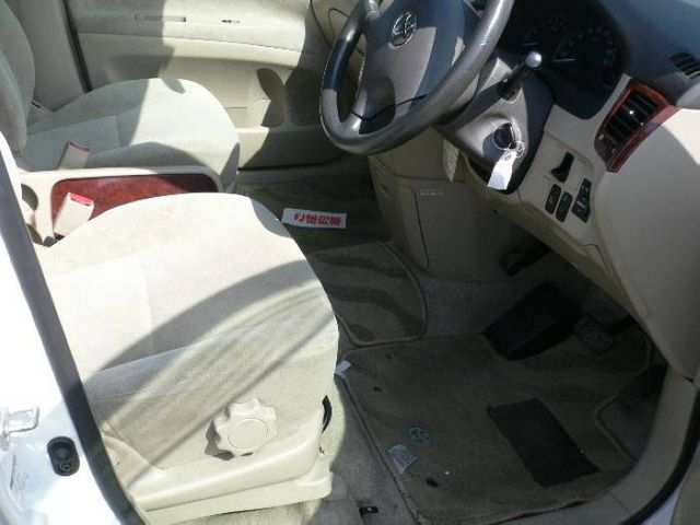 2001 Toyota Ipsum