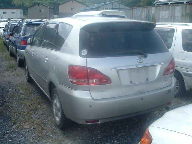 2001 Toyota Ipsum