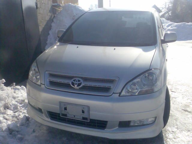2001 Toyota Ipsum