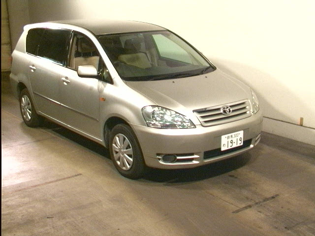 2001 Toyota Ipsum Pictures