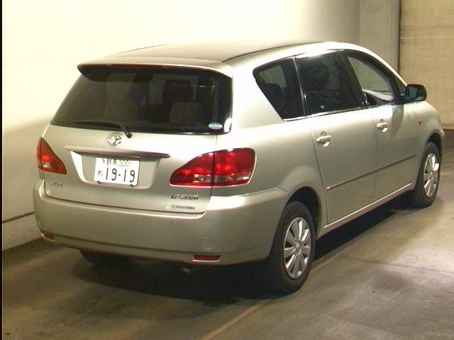 2001 Toyota Ipsum Pics