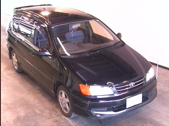 2001 Toyota Ipsum Photos