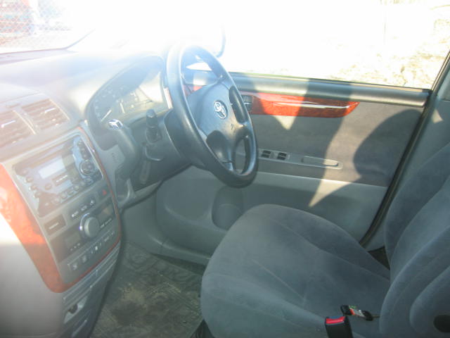 2001 Toyota Ipsum Photos