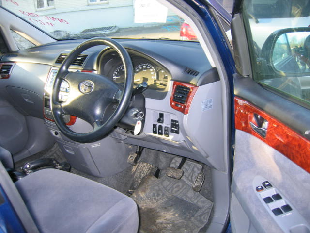 2001 Toyota Ipsum Images