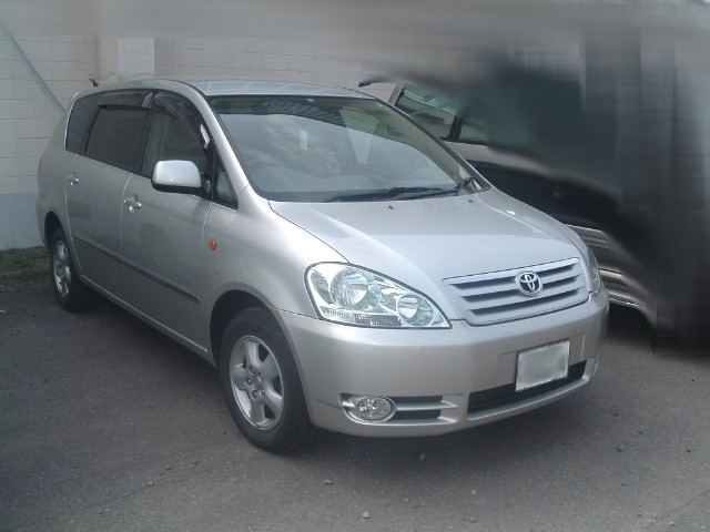 2001 Toyota Ipsum Pictures