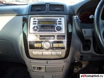 2001 Toyota Ipsum Pictures