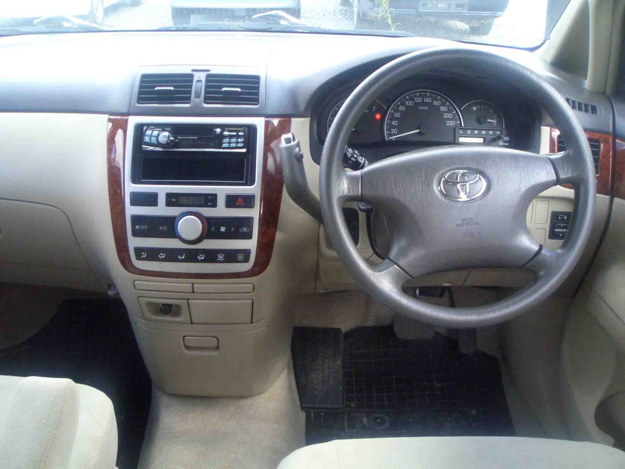 2001 Toyota Ipsum Pics