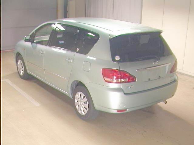 2001 Toyota Ipsum Pictures