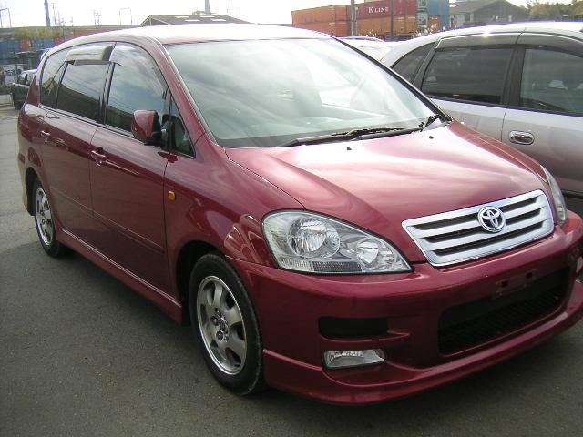 2001 Toyota Ipsum Photos