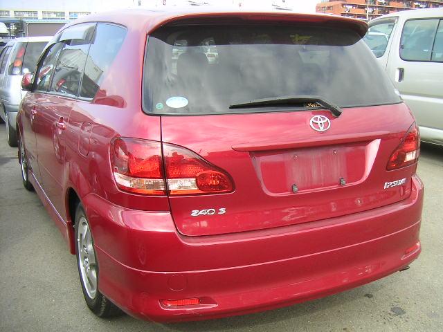 2001 Toyota Ipsum Pictures