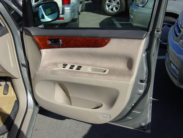 2001 Toyota Ipsum Pictures