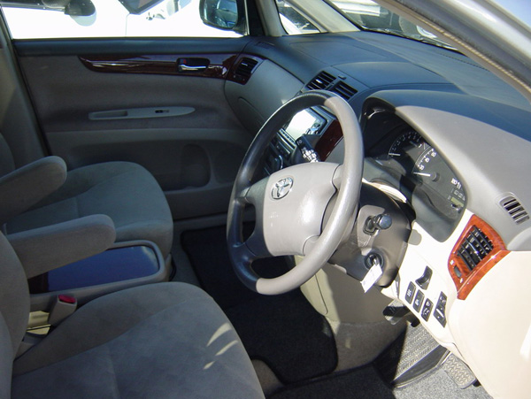 2001 Toyota Ipsum Pics