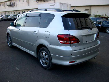 2001 Toyota Ipsum Pictures