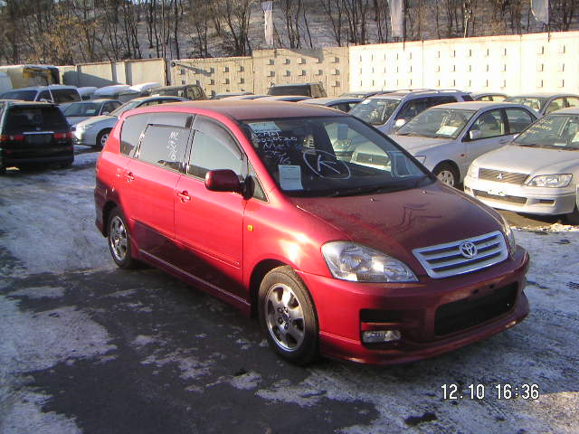 2001 Toyota Ipsum Pictures