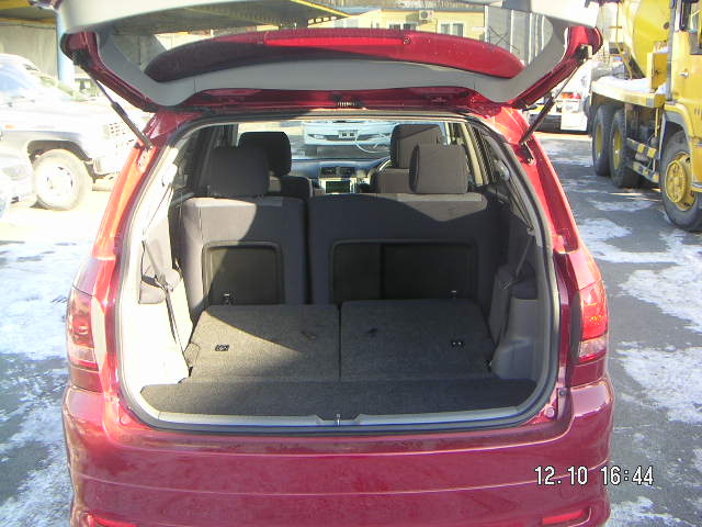 2001 Toyota Ipsum Pictures