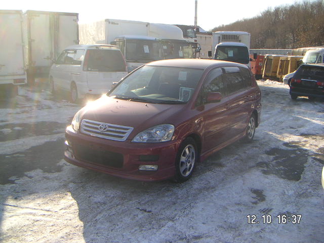 2001 Toyota Ipsum Pictures