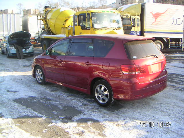2001 Toyota Ipsum Photos