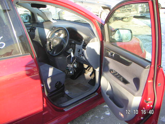 2001 Toyota Ipsum Pictures