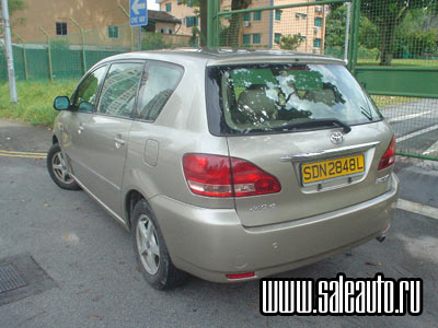2001 Toyota Ipsum Pictures