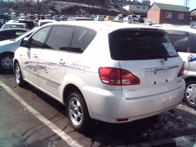 2001 Toyota Ipsum Pics